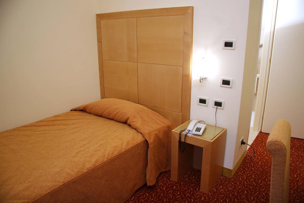 Hotel Roma Cividale Del Friuli Bagian luar foto