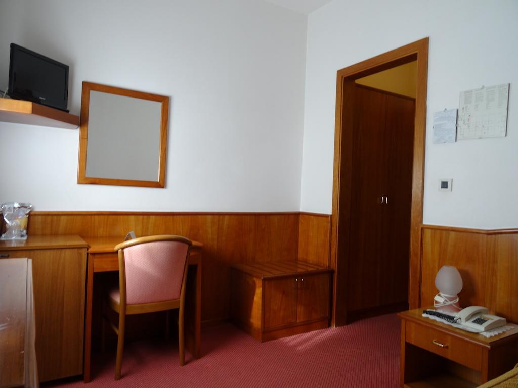 Hotel Roma Cividale Del Friuli Ruang foto