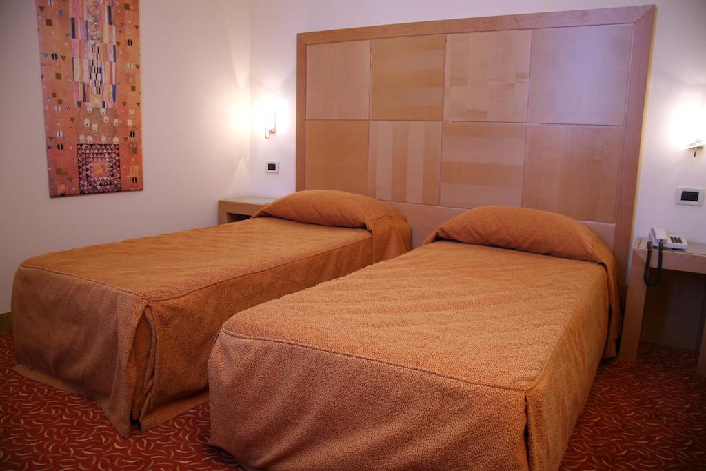 Hotel Roma Cividale Del Friuli Ruang foto