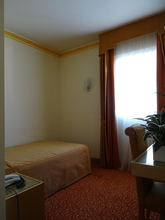 Hotel Roma Cividale Del Friuli Ruang foto