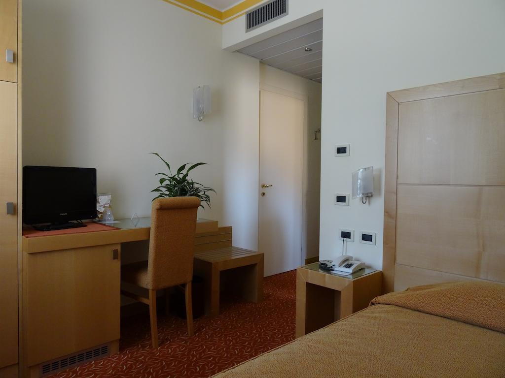 Hotel Roma Cividale Del Friuli Bagian luar foto